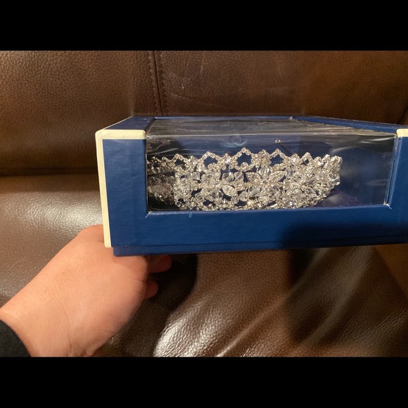 crown - Picture 6 of 6